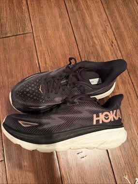 Hoka Black Rose Gold Clifton 9 Cushioning Running Shoes Women’s 8